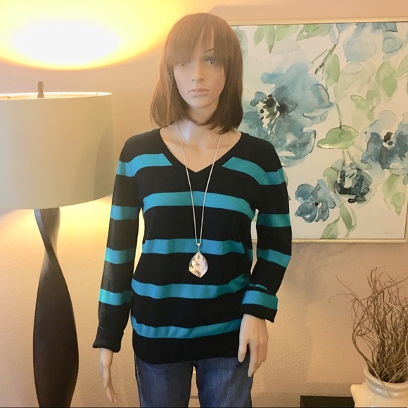 Ann Taylor LOFT Striped V-neck Pullover Sweater - Picture 4 of 5